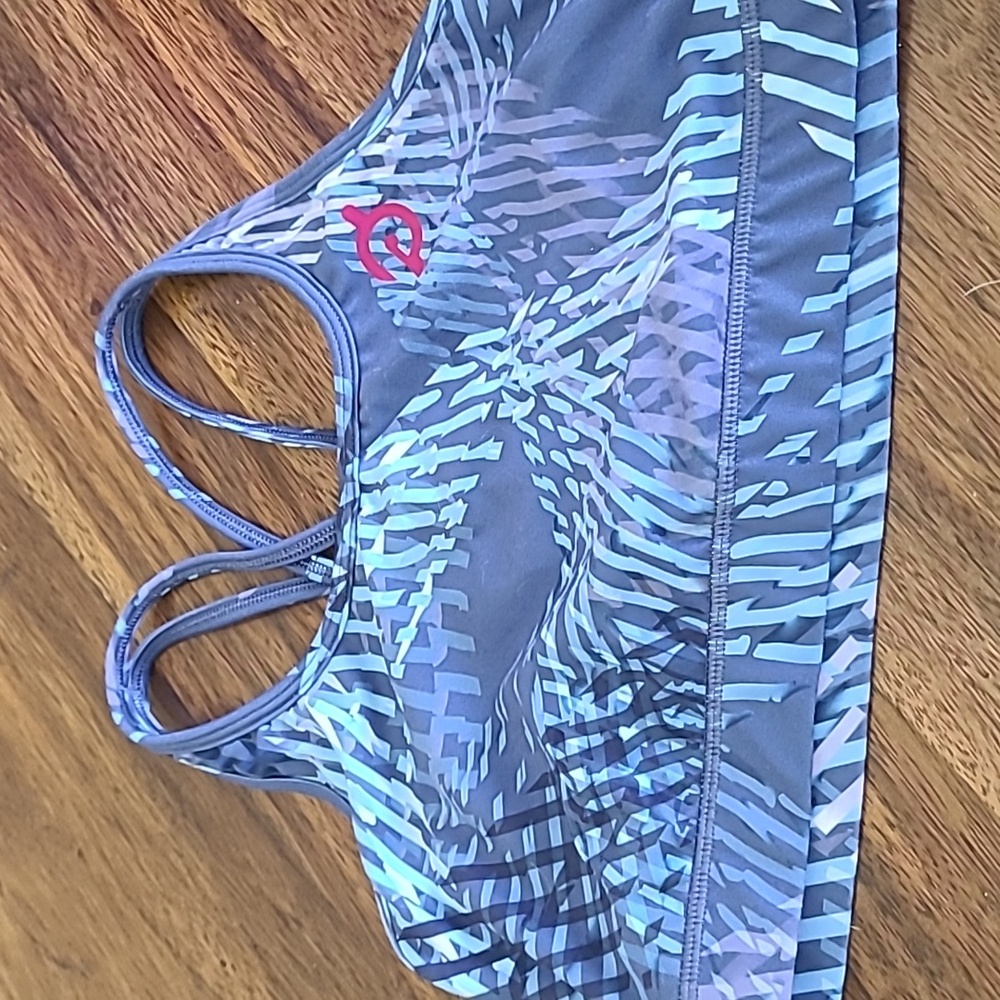 Peloton Zepheria Strappy Sports Bra - WITH Wear It To Heart Size Large - Picture 2 of 6